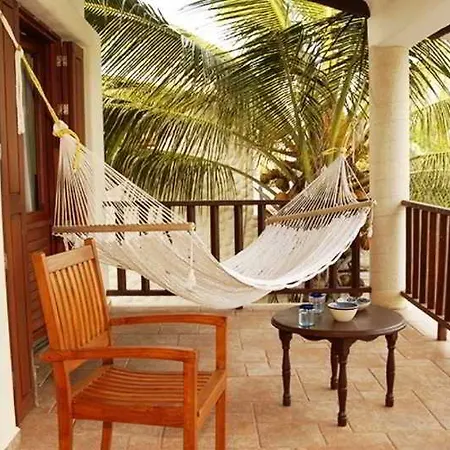 Casa Iguana Hotel